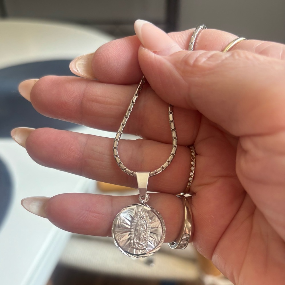 Elegant Silver Medallion Necklace